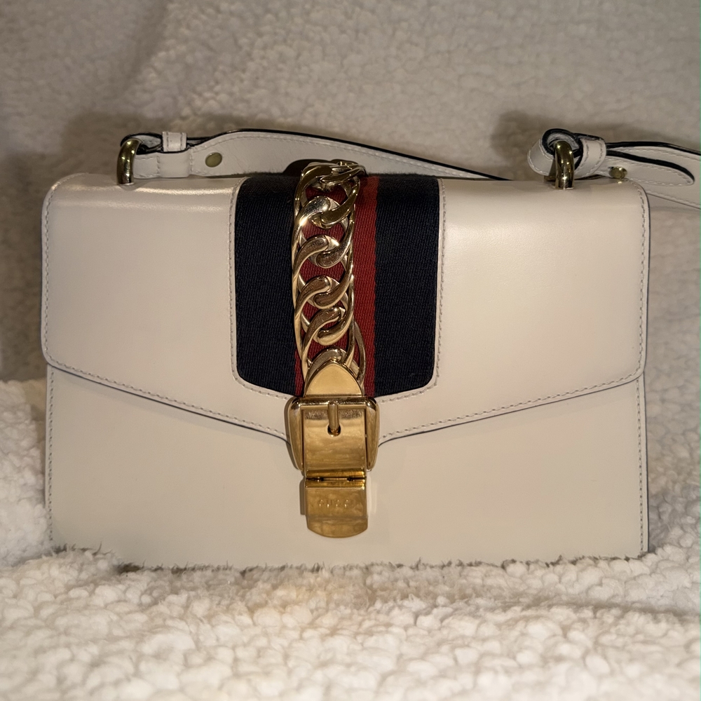 Gucci Sylvie Shoulded Bag